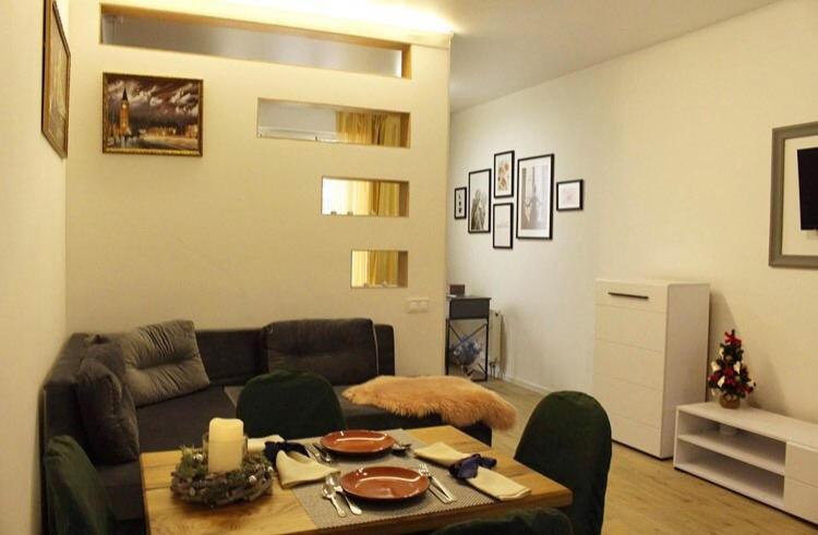 Residential Complex New England Apartment *