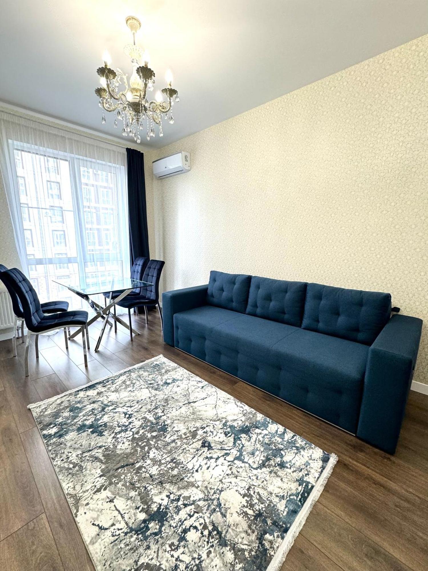 Residential Complex New England Apartment *